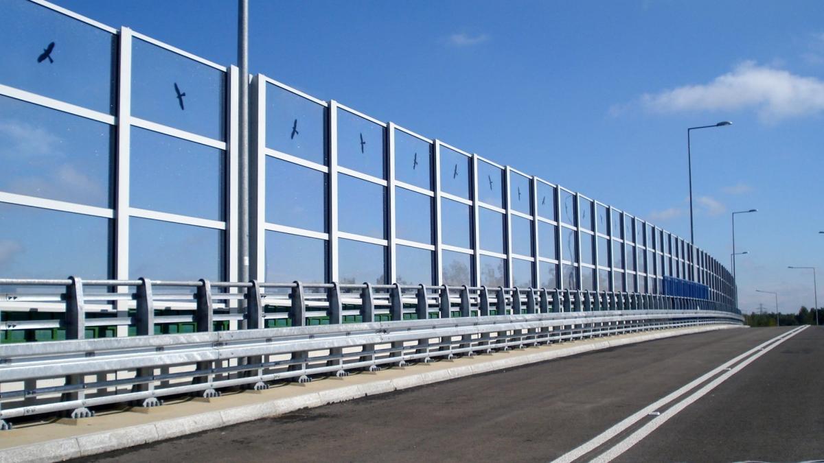 Bề Mặt Thông Minh Tự Làm Sạch Giải Pháp Phủ Nano Cho Kiến Trúc & Kỹ Thuật Hiện Đại
