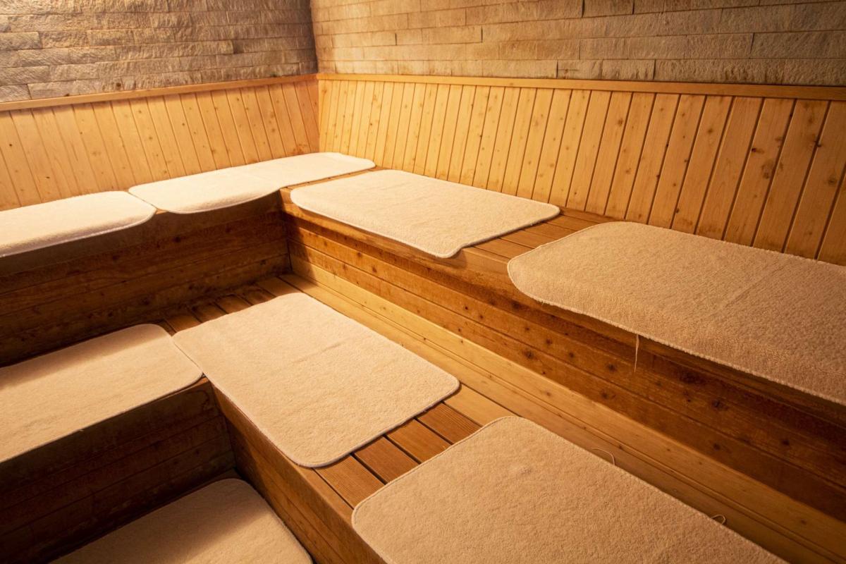 Hinoki Wood in Modern Bathroom Design A Natural Material for Relaxation Spaces